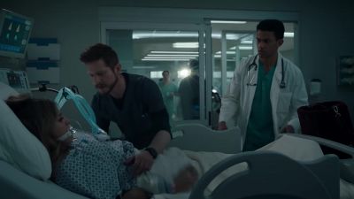 We got you, Charli. We
got you, we got you. - The Resident