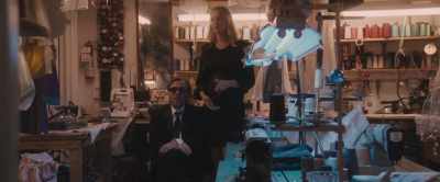 - We gotta do it tonight at the party.
- Go on? - The Con is On