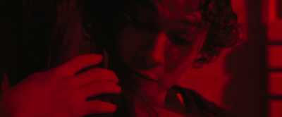 We gotta get everybody up here.
Can you help me? - Unhuman