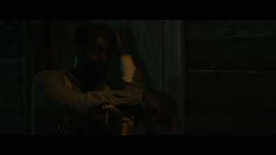 - We gotta let him go.
- We ain't holdin' him. - Mudbound