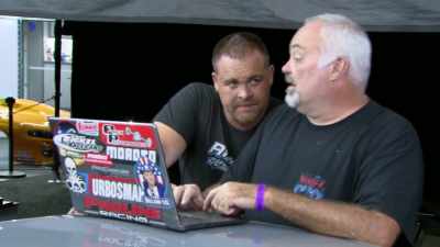We either gotta pull the
rear tires and new rear steer, - Street Outlaws No Prep Kings Team Attack