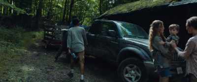 We gotta-- - It Comes at Night