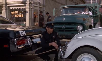 We gotta tow him outta here - Herbie Rides Again