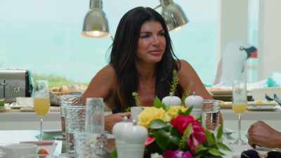 We had this party where
you had the stripper guy. - The Real Housewives Ultimate Girls Trip
