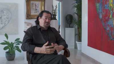 We have a carafe of Gallo, - Inside the Mind of a Con Artist