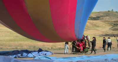 We have a crew, and just getting
this balloon inflated is a challenge. - White Rabbit Project