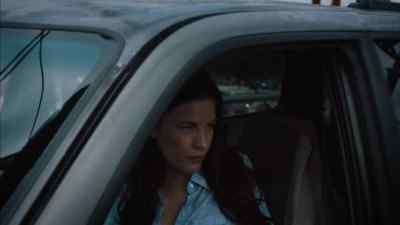 We have a runner on the bridge. - The Leftovers