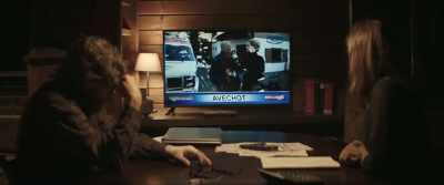 - We have a search and seizure warrant.
- What's this? - The Girl in the Fog