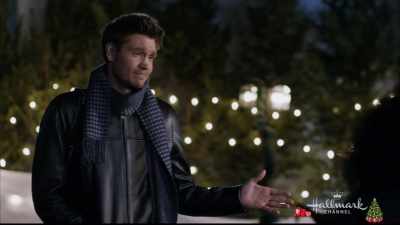 - We have a third person.
- We do? - Road to Christmas