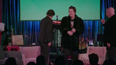 We have a very special message
from Michael Keaton. - Dirty Daddy: The Bob Saget Tribute