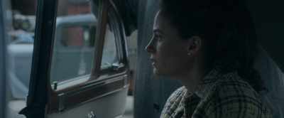 We have a witness, a
cab driver who dropped her off. - Maigret
