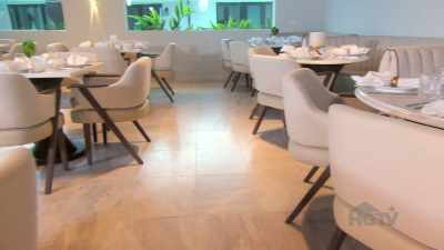 We have banquettes,
which I love, - Island of Bryan