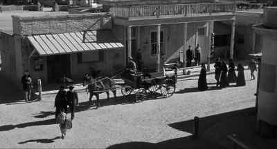 We have to bury him. - 3:10 to Yuma