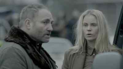 - We have to get him out.
- I've opened the door. - The Bridge