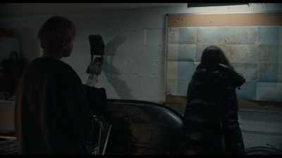 - We have to move fast.
- [news reporter 2] Plunging temperatures - A Murder at the End of the World
