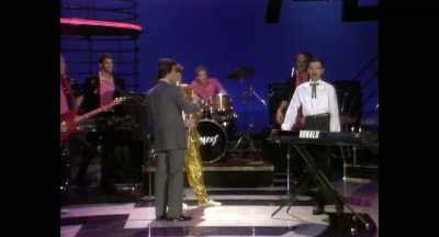 We have Ron and Russell.
Who is the older? - The Sparks Brothers