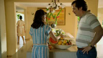 We have to go. - Narcos