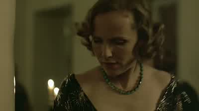 We have to leave Berlin, Eva. - Downfall