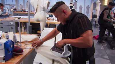 We have two hours left.
I still have to do the jacket - Next in Fashion