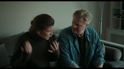 We haven't talked to her for a year!
She shut herself off from us. - The Angel Maker
