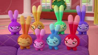 ♪ We heard you're sad
that Pillbug is gone ♪ - Abby Hatcher