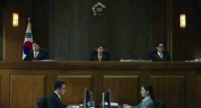 We hope to make proper judgments
by communicating with the people. - Juror 8