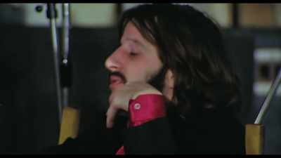 We were in the same hotel, - The Beatles: Get Back