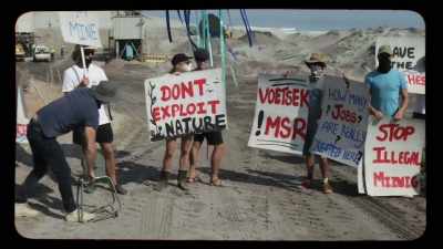 We just don't have that kind
of environmental klatch here. - Edge of the Earth