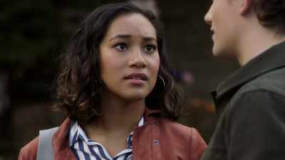 We just hang out
to make it look like - Pretty Little Liars: The Perfectionists