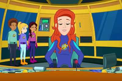 We just have to get past
that shark somehow without being seen. - The Magic School Bus Rides Again