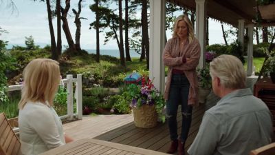We just wanna give you your book back. - Chesapeake Shores