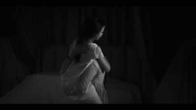 ♪ We lay my love and I ♪ - The Haunting of Bly Manor