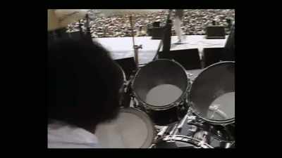 We left that evening
to go to Woodstock - Simple Minds: Everything is Possible