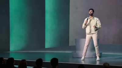 We live in Greenwich, Connecticut. - Hasan Minhaj: The King's Jester