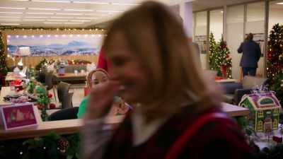 We look forward
to hearing from you, - Meet Me Under the Mistletoe