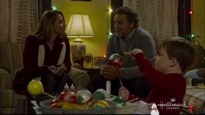 We love making Christmas
decorations, right, Mommy? - Christmas Wishes & Mistletoe Kisses