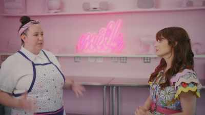 We love texture here,
so you can grind it up, - What Am I Eating? With Zooey Deschanel
