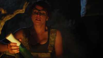 We made a deal with him.
We're keepin' him alive. - Jurassic Hunt