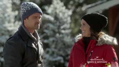 We make a good team. - Northern Lights of Christmas