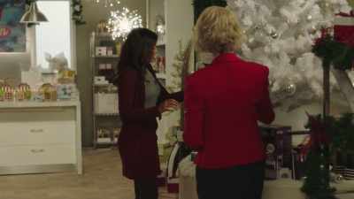 We make holiday decorations
out of everything. - Christmas 9 to 5