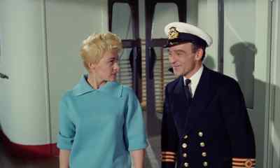 We meet again what - Carry on Cruising