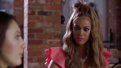 We met last night
in a blackout. - Life-Size 2