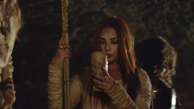 We must hurry This country is unsafe at night - Mythica: A Quest for Heroes