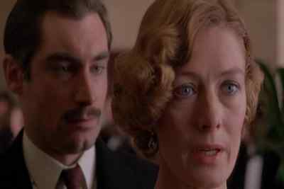 We must talk. - Agatha