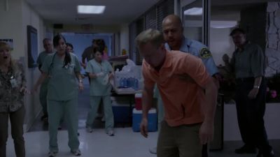 We need a doctor over here! - Dexter