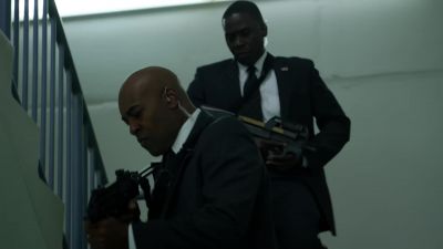 We need backup
in here now. - Blindspot
