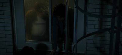 We need to barricade the doors. - Red Rose
