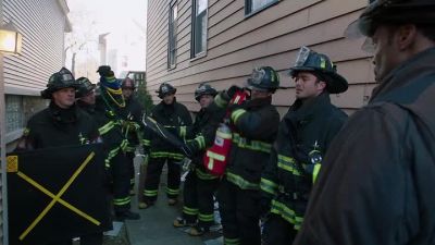 We need to create a tunnel
using airbags and cribbing. - Chicago Fire
