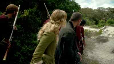 We need to get to cover. - Black Sails