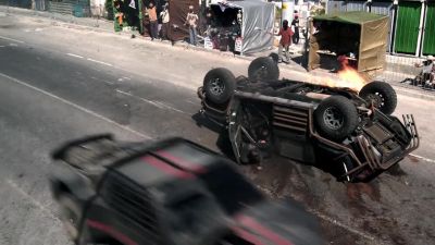 We need to get outta here! - Death Race: Inferno